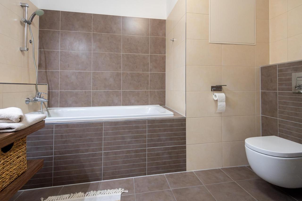 Nova Karolina Apartment Острава Екстер'єр фото