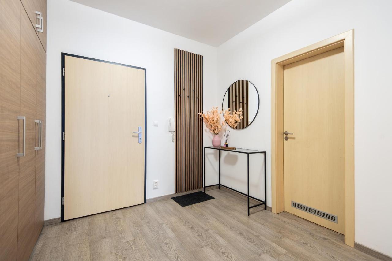 Nova Karolina Apartment Острава Екстер'єр фото